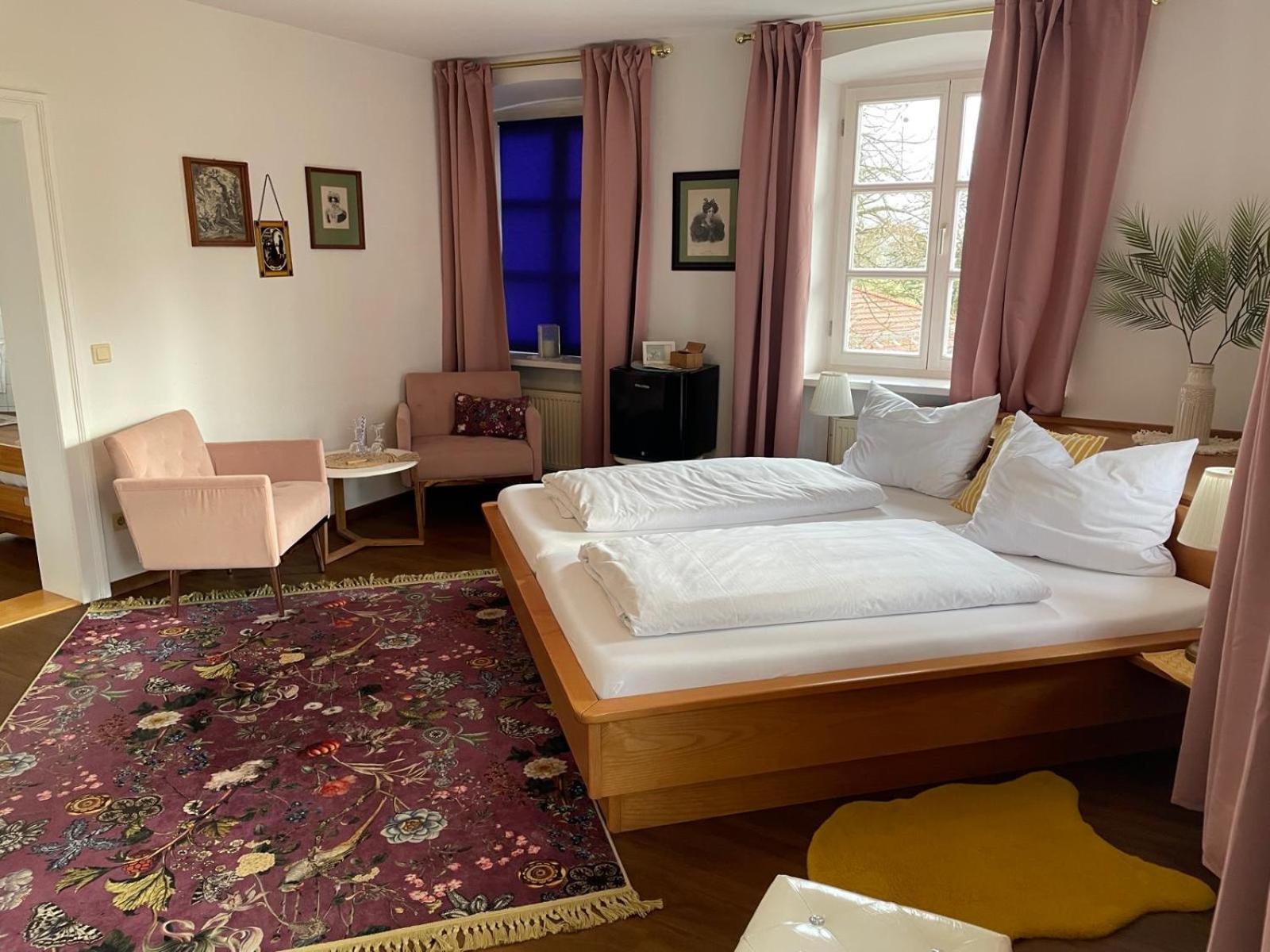 Il Castello Hotell Haiming Exteriör bild