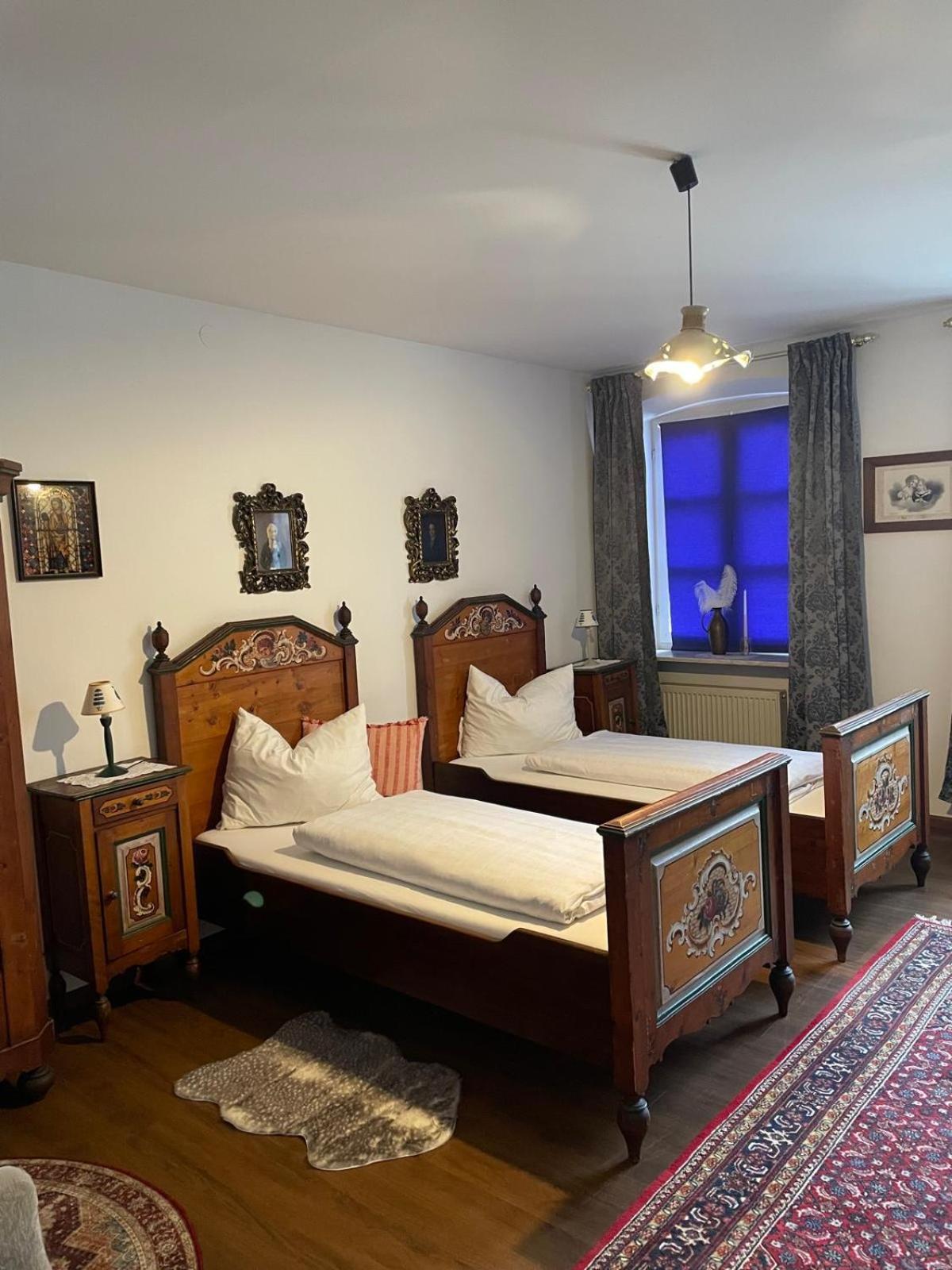 Il Castello Hotell Haiming Exteriör bild